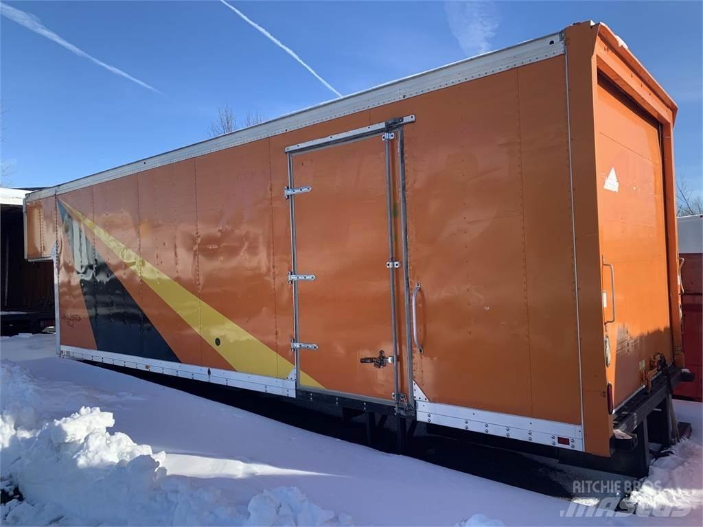  Used Box 26 Foot Вантажівки / спеціальні