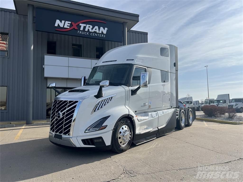 Volvo NEW VNL860 Тягачі