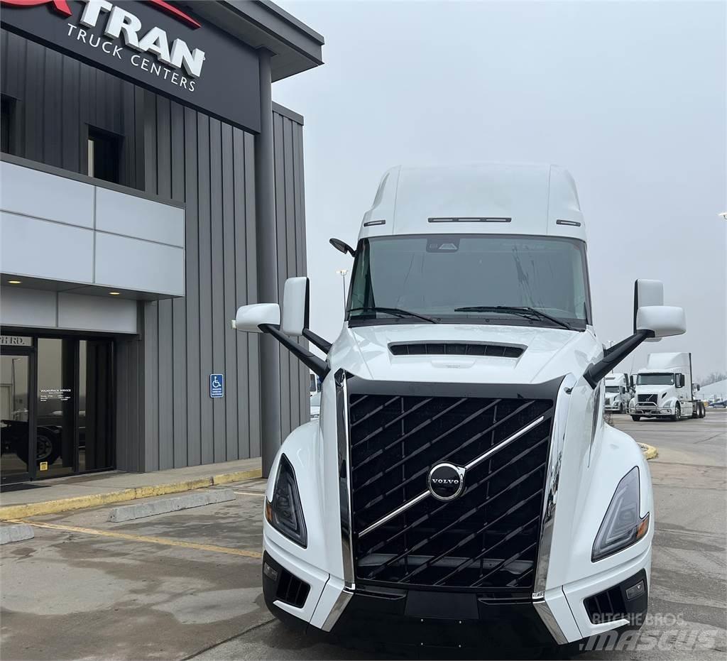 Volvo NEW VNL860 Тягачі