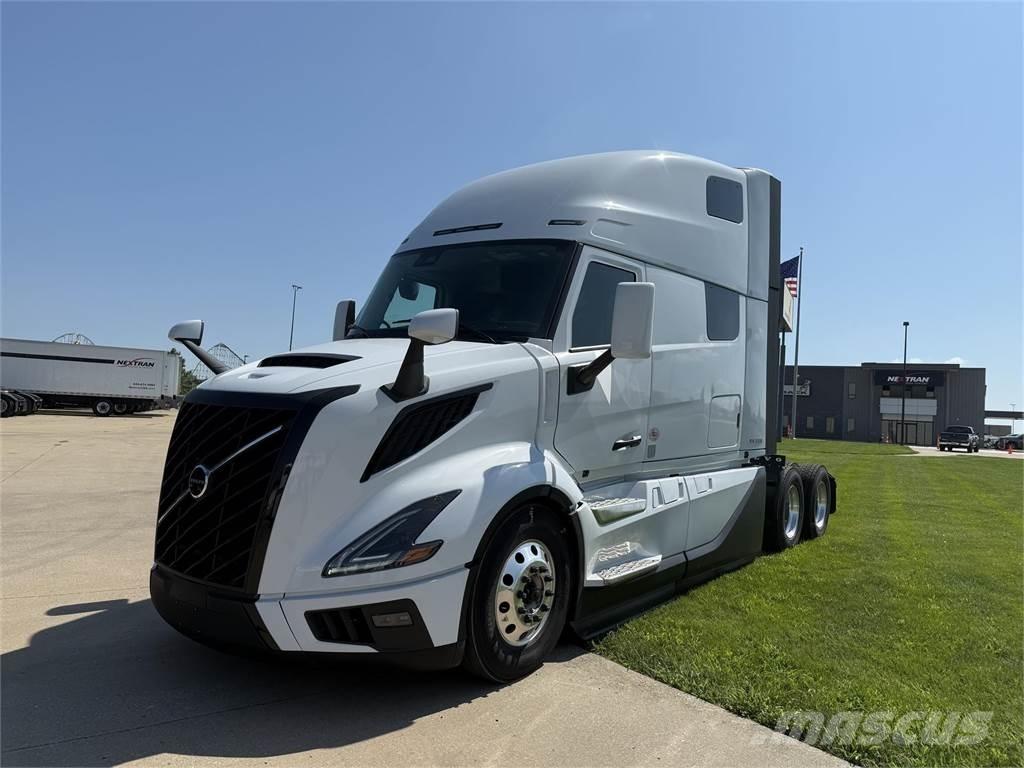 Volvo NEW VNL860 Тягачі