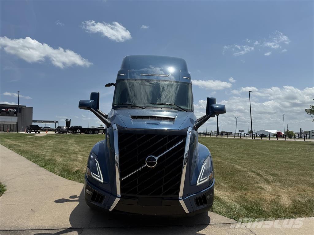 Volvo NEW VNL860 Тягачі