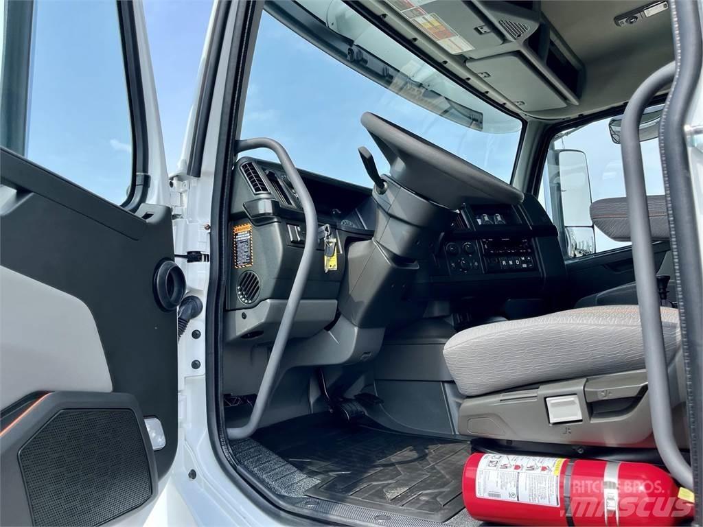Volvo VHD64F300 Самоскиди