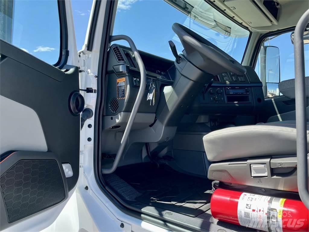 Volvo VHD64FT300 Тягачі