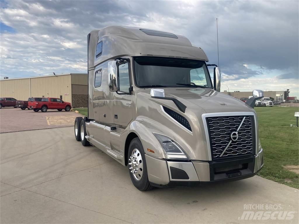 Volvo VN Тягачі