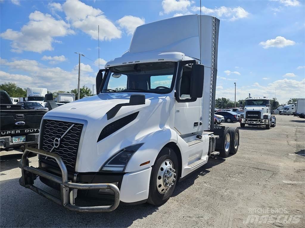 Volvo VNL62T300 Тягачі