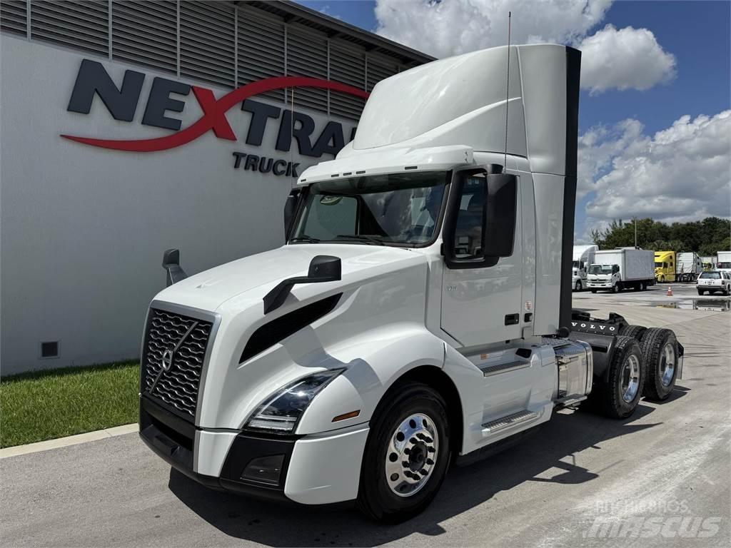 Volvo VNL64T300 Тягачі