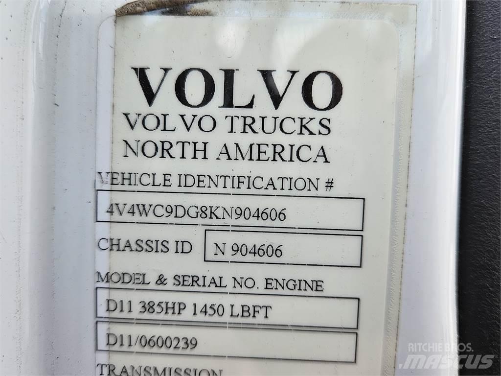Volvo VNL64T300 Тягачі