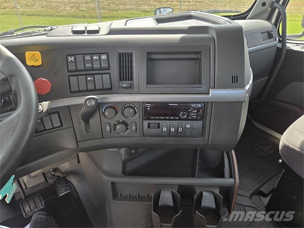 Volvo VNL64T300 Тягачі