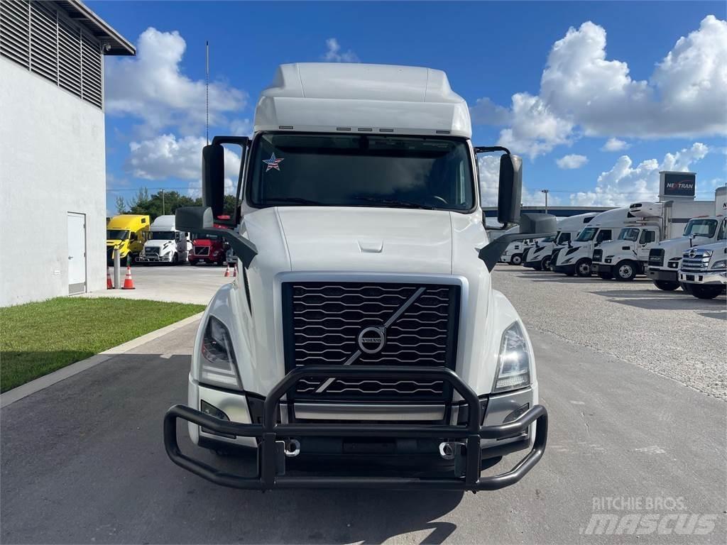 Volvo VNL64T760 Тягачі