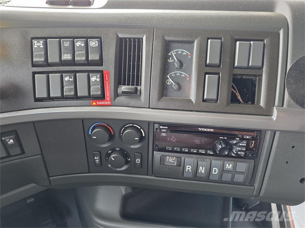 Volvo VNL64T760 Тягачі