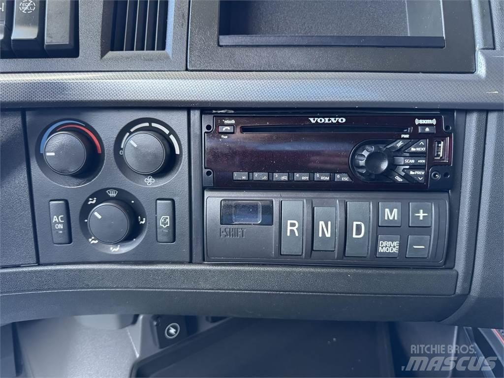 Volvo VNL64T760 Тягачі