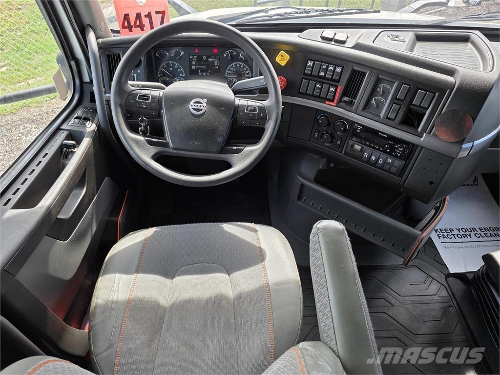 Volvo VNL64T760 Тягачі