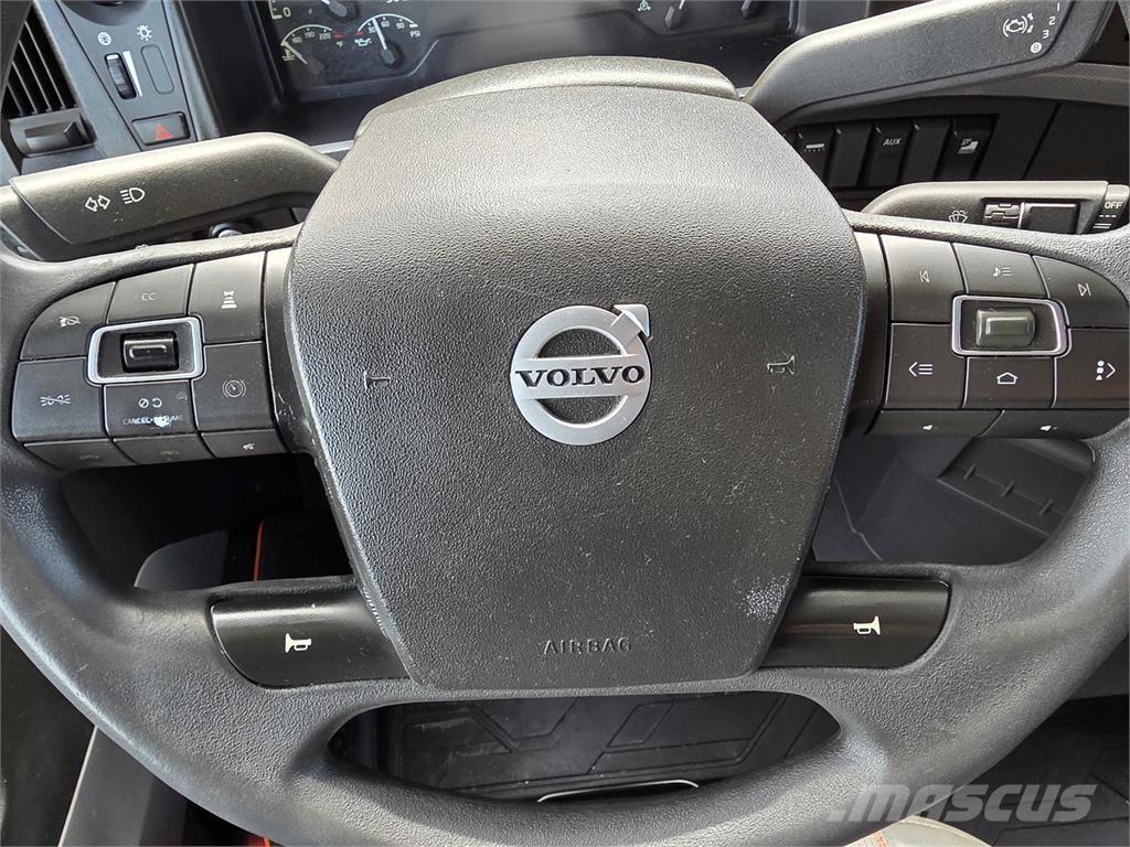 Volvo VNL64T760 Тягачі