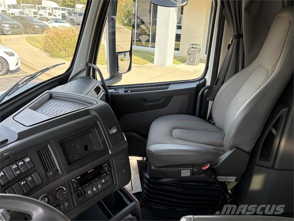 Volvo VNL64T760 Тягачі