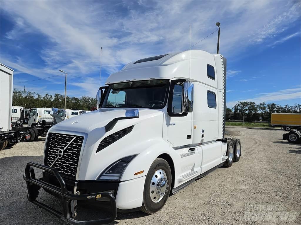 Volvo VNL64T860 Тягачі