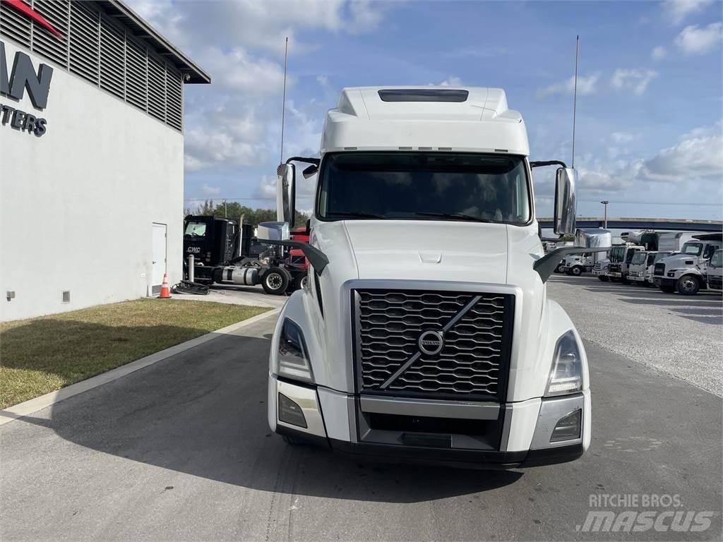 Volvo VNL64T860 Тягачі