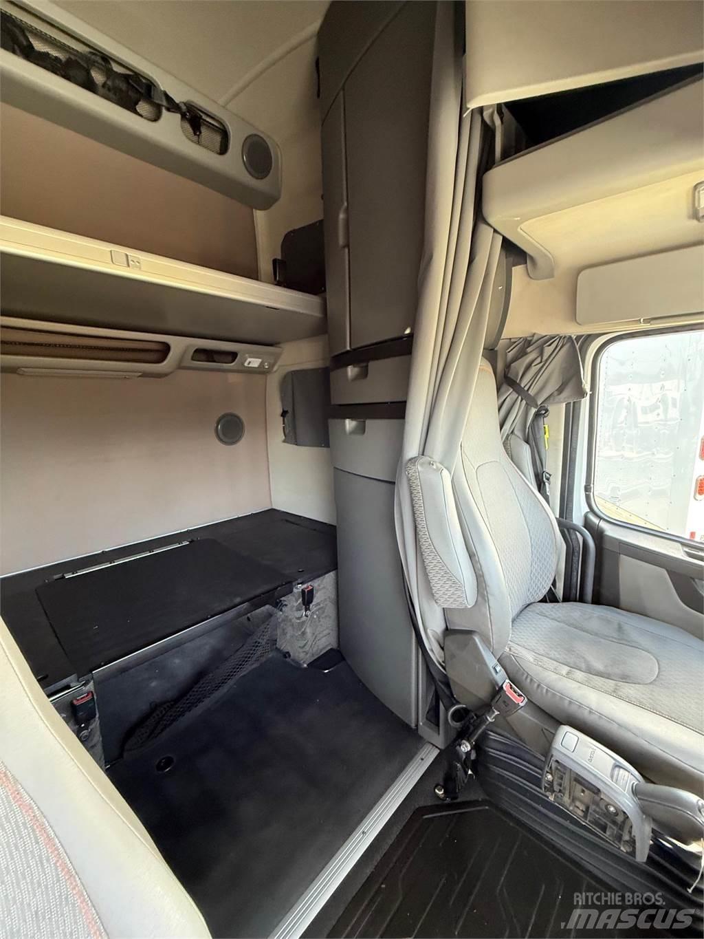 Volvo VNL64T860 Тягачі