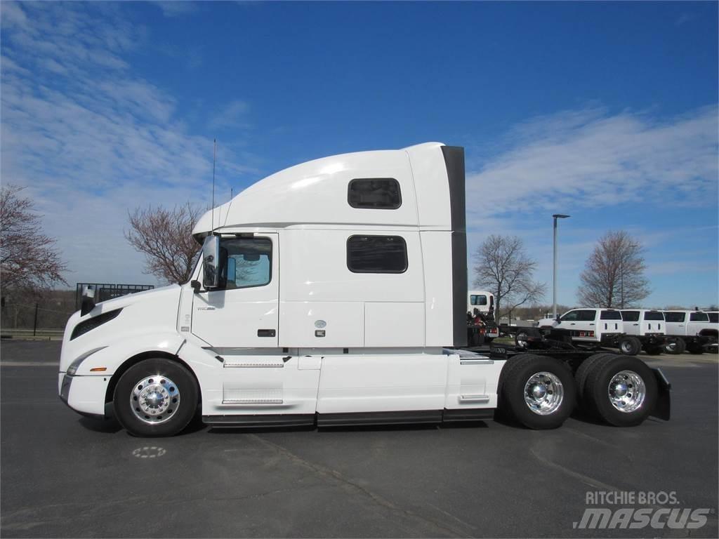 Volvo VNL64T860 Тягачі