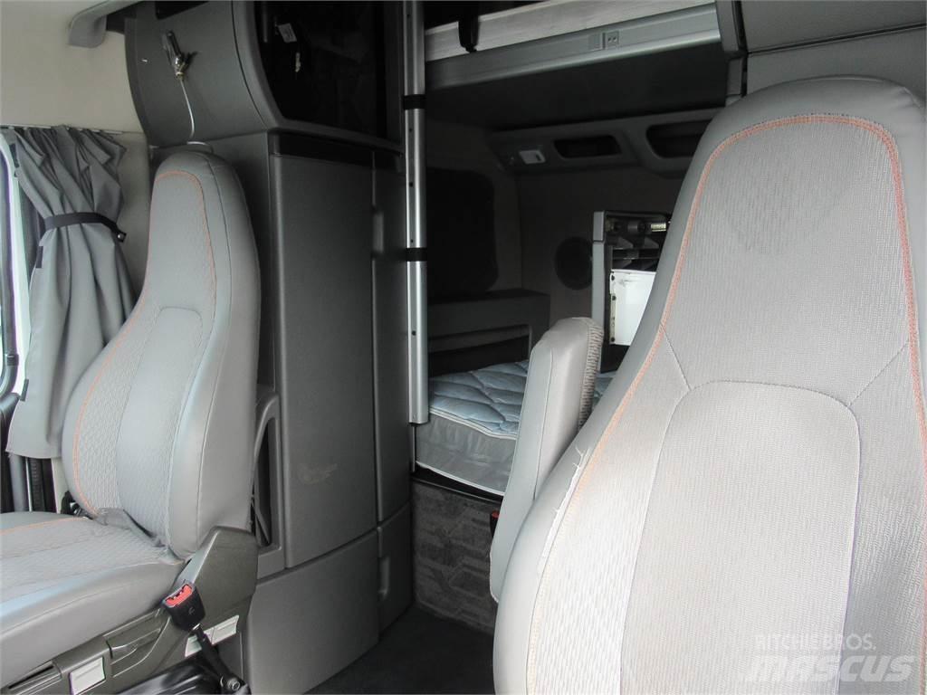Volvo VNL64T860 Тягачі