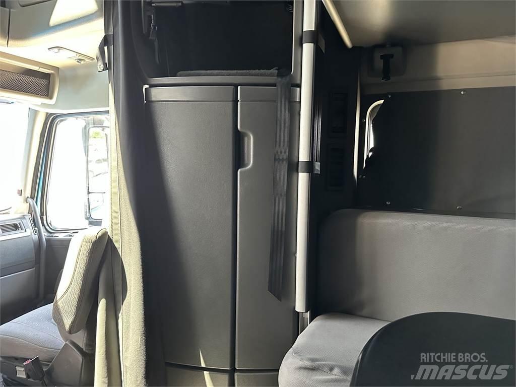 Volvo VNL64T860 Тягачі