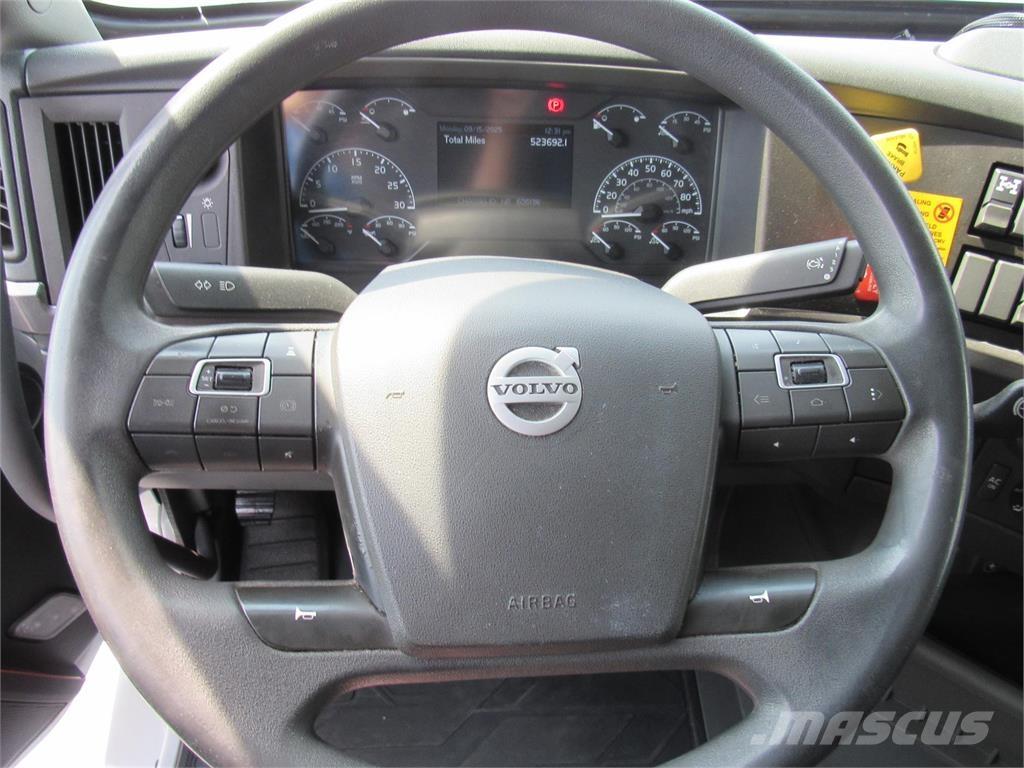 Volvo VNL64T860 Тягачі