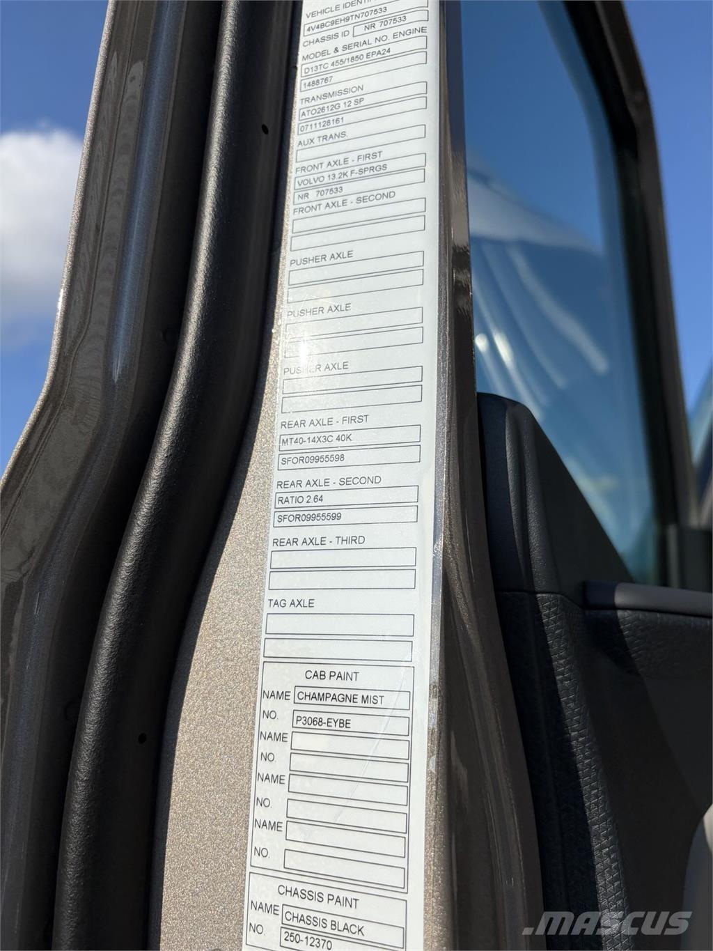 Volvo VNL64T860 Тягачі