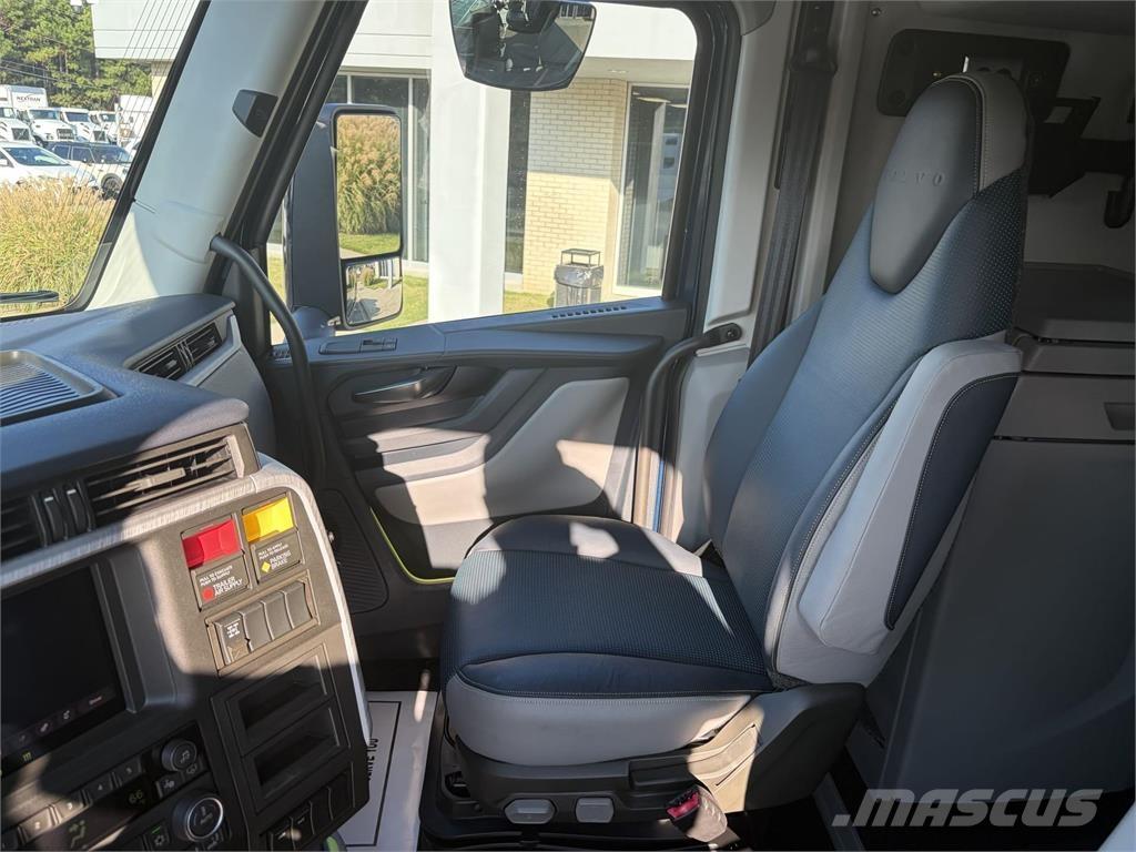 Volvo VNL64T860 Тягачі