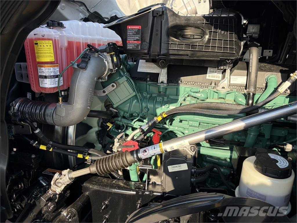 Volvo VNL64T860 Тягачі