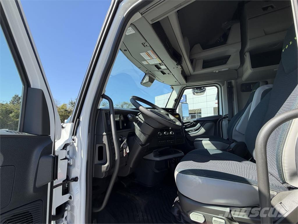 Volvo VNL64T860 Тягачі