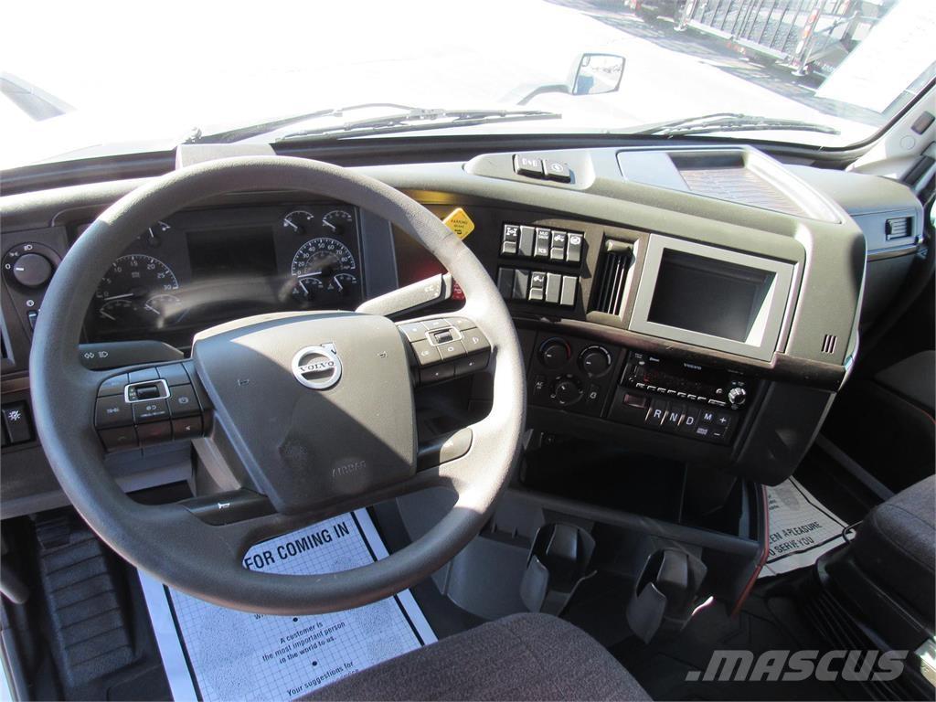 Volvo VNL64T860 Тягачі