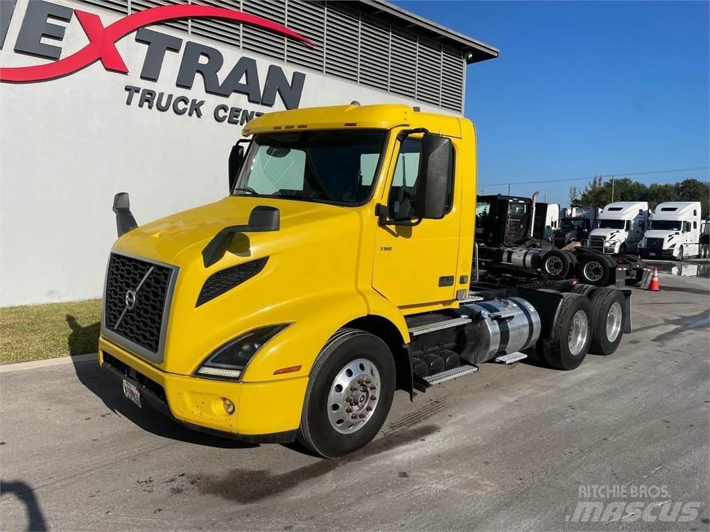Volvo VNR64T Тягачі