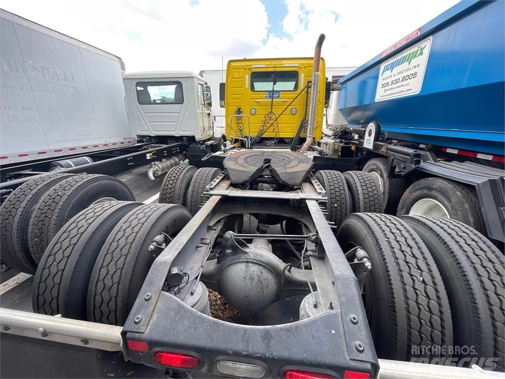 Volvo VNR64T300 Тягачі