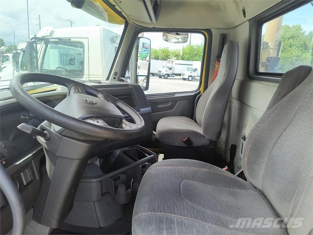 Volvo VNR64T300 Тягачі