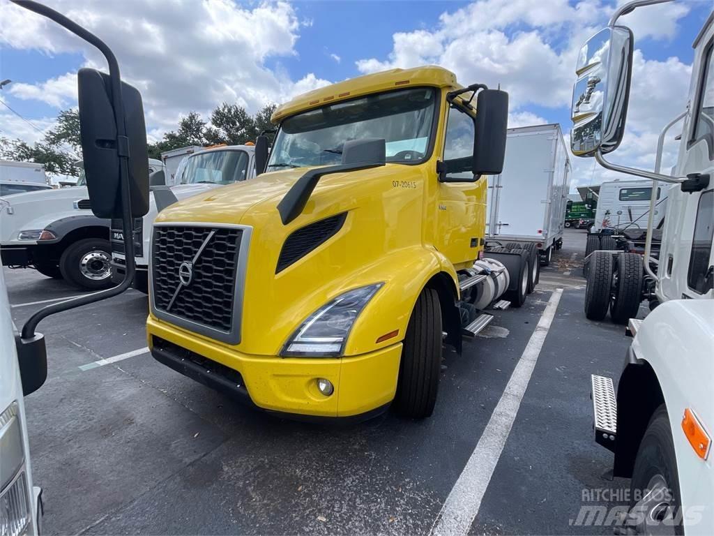 Volvo VNR64T300 Тягачі