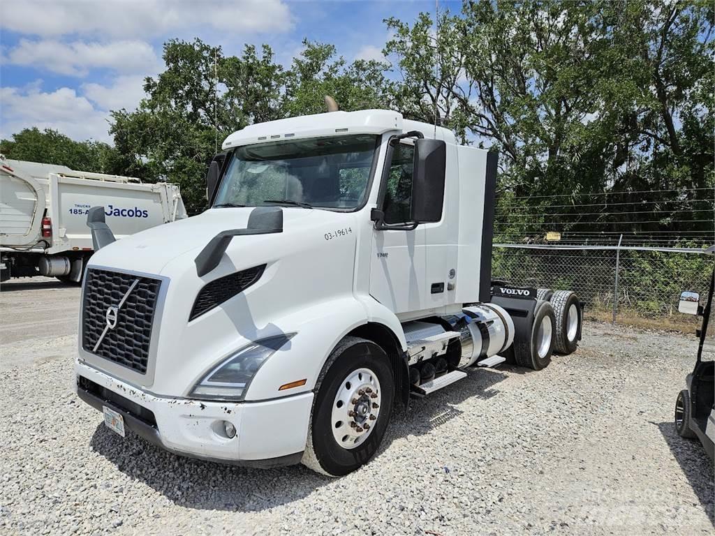 Volvo VNR64T300 Тягачі