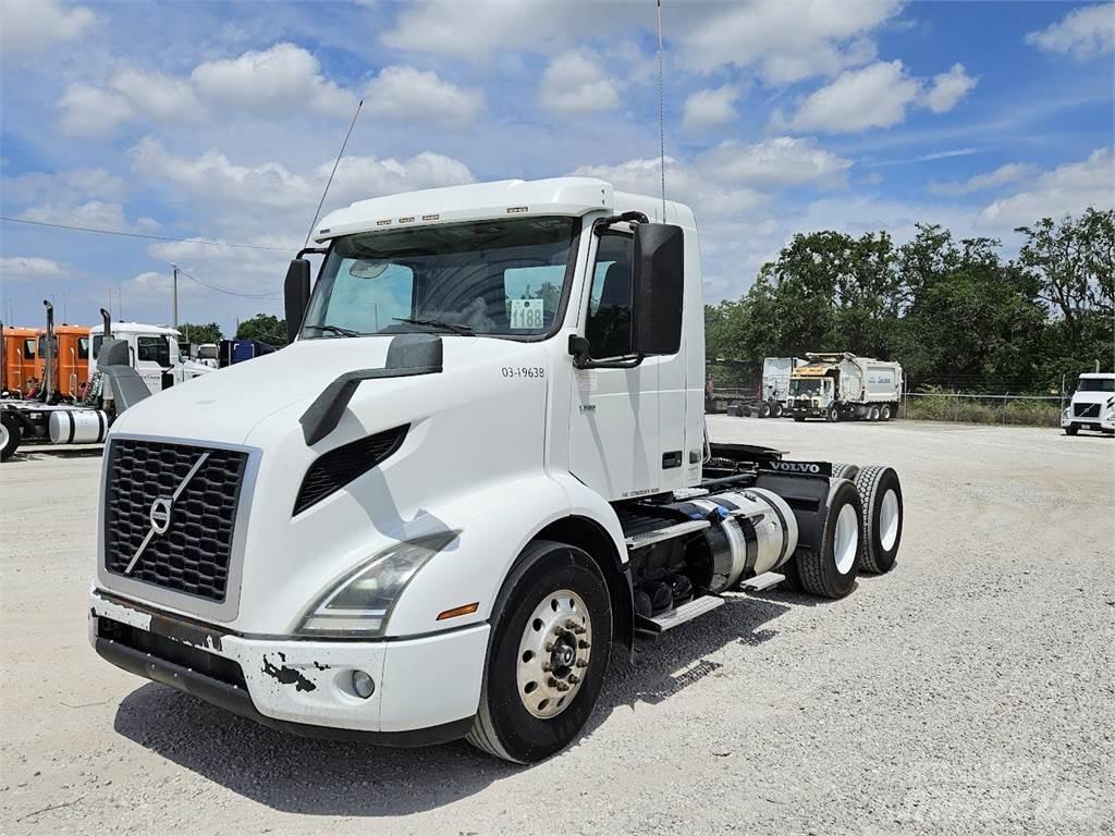 Volvo VNR64T300 Тягачі