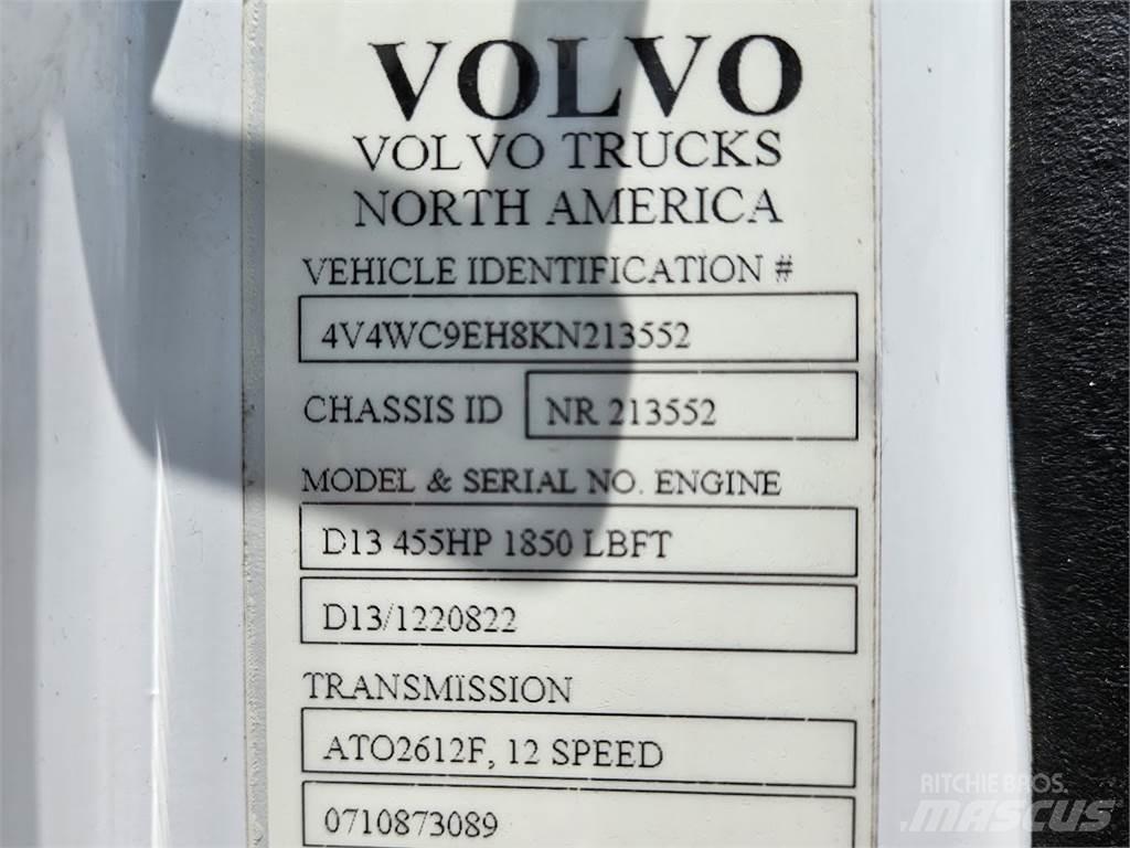 Volvo VNR64T300 Тягачі