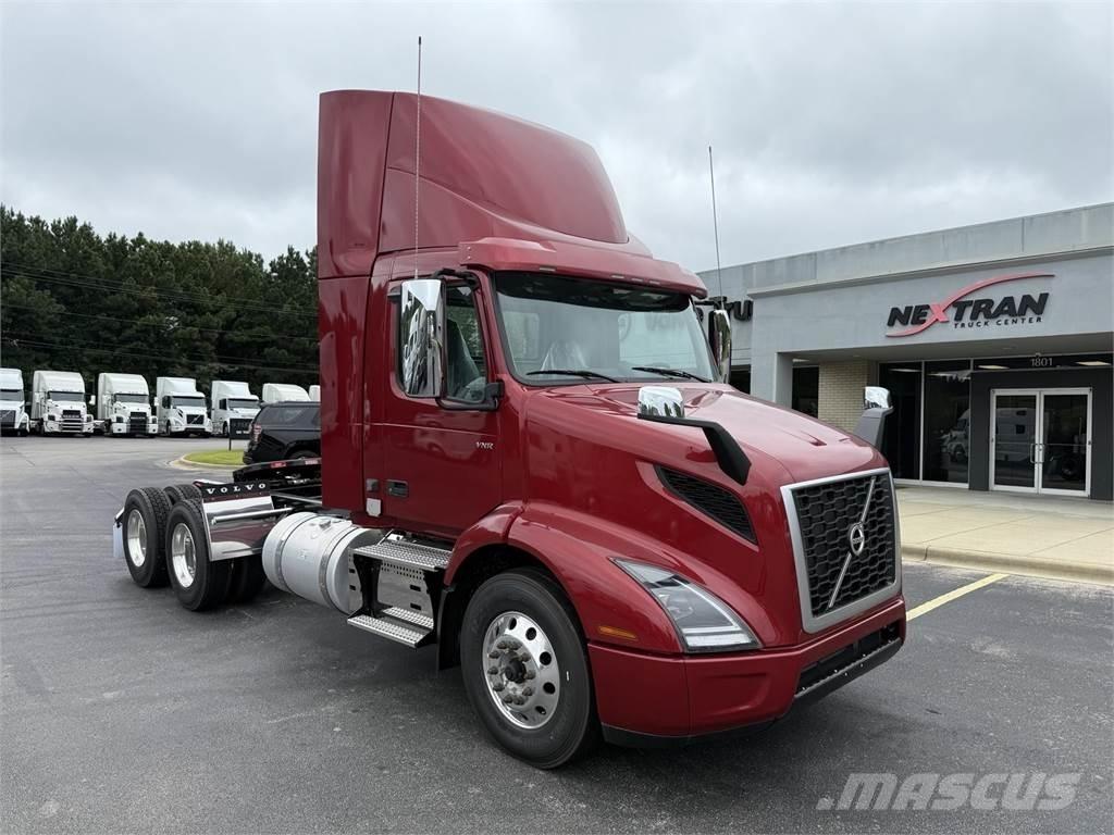 Volvo VNR64T300 Тягачі