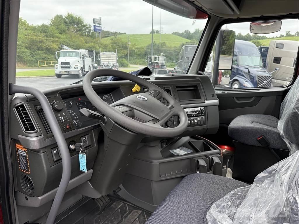 Volvo VNR64T300 Тягачі