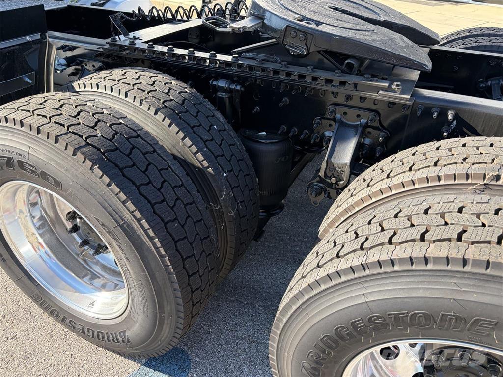 Volvo VNR64T300 Тягачі