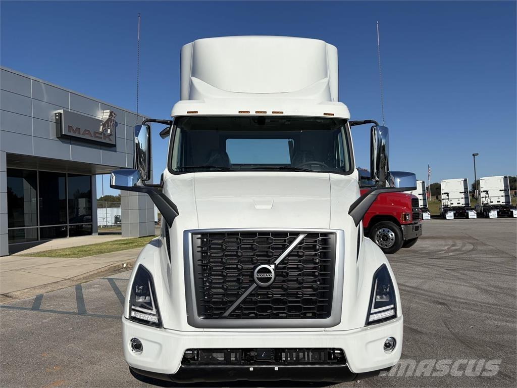 Volvo VNR64T300 Тягачі
