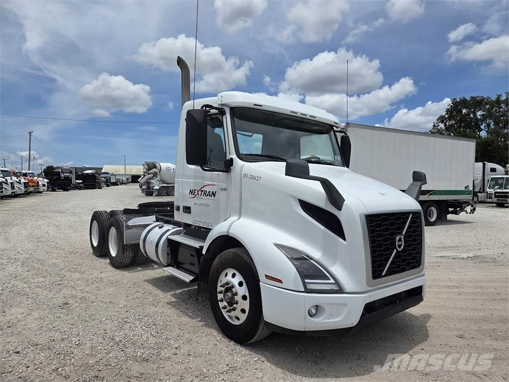 Volvo VNR64T300 Тягачі