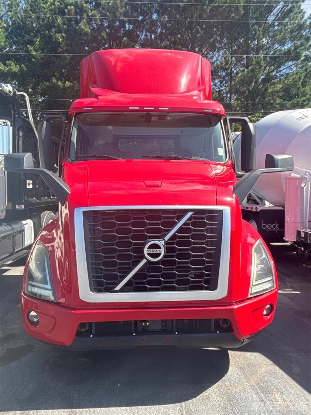 Volvo VNR64T300 Тягачі