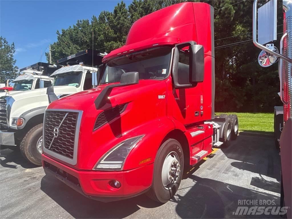 Volvo VNR64T300 Тягачі