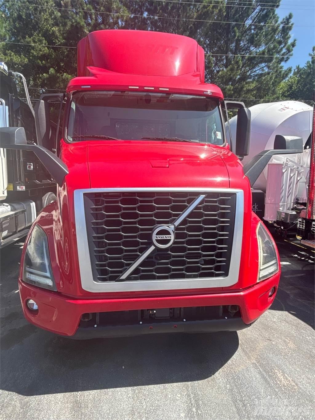 Volvo VNR64T300 Тягачі