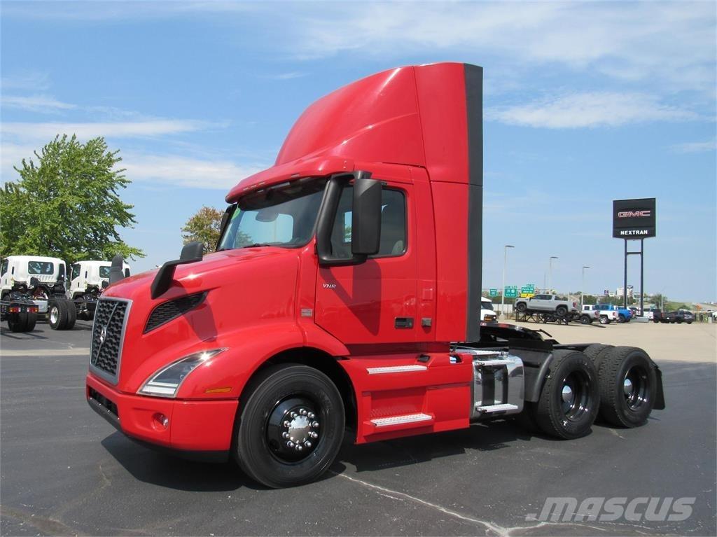 Volvo VNR64T300 Тягачі