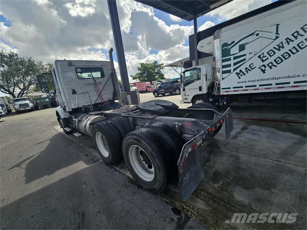 Volvo VNR64T300 Тягачі