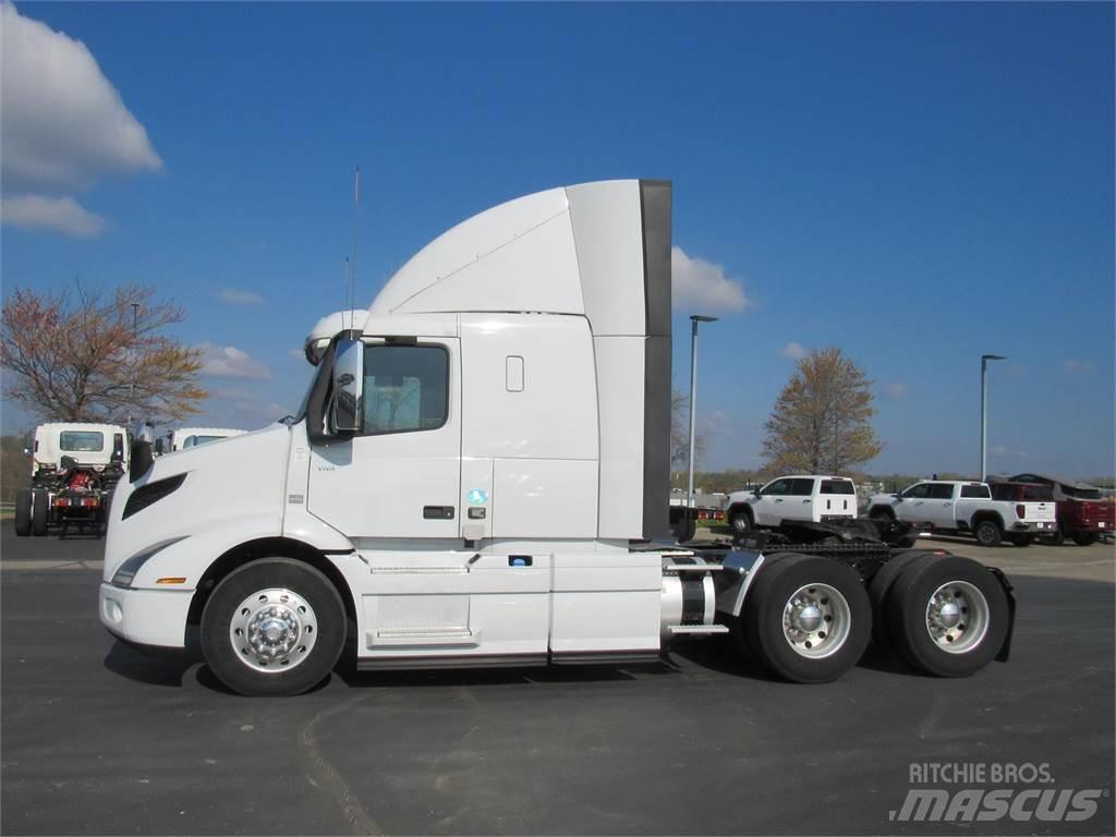 Volvo VNR64T400 Тягачі