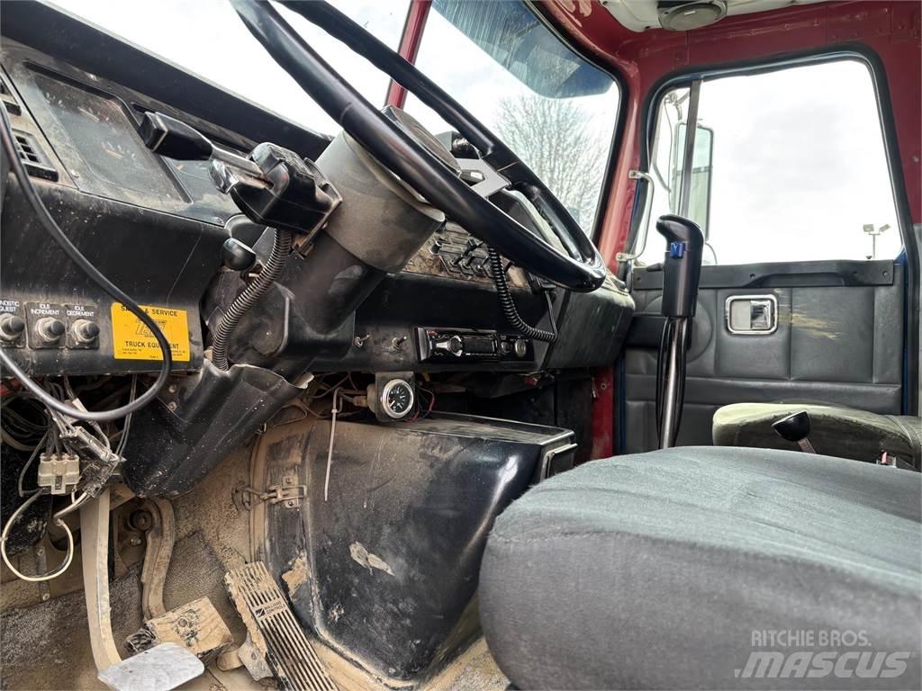 Volvo WG64T Самоскиди
