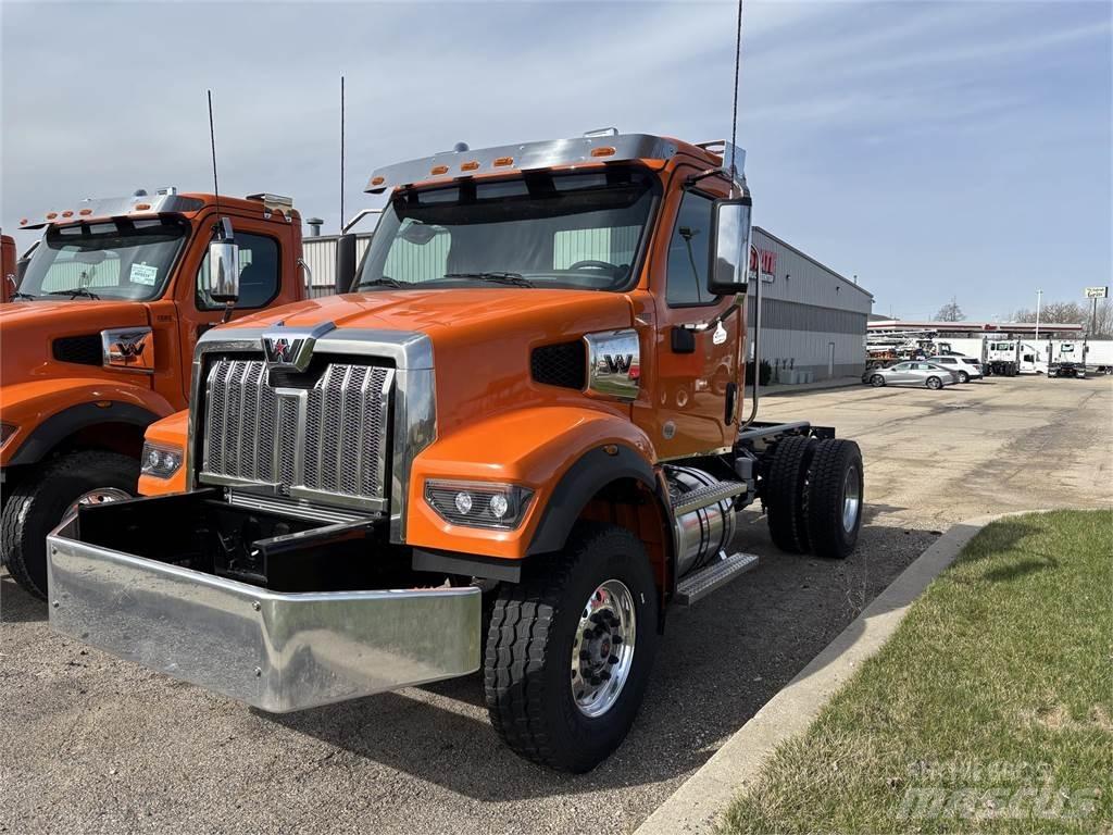 Western Star 47X Вантажівки / спеціальні